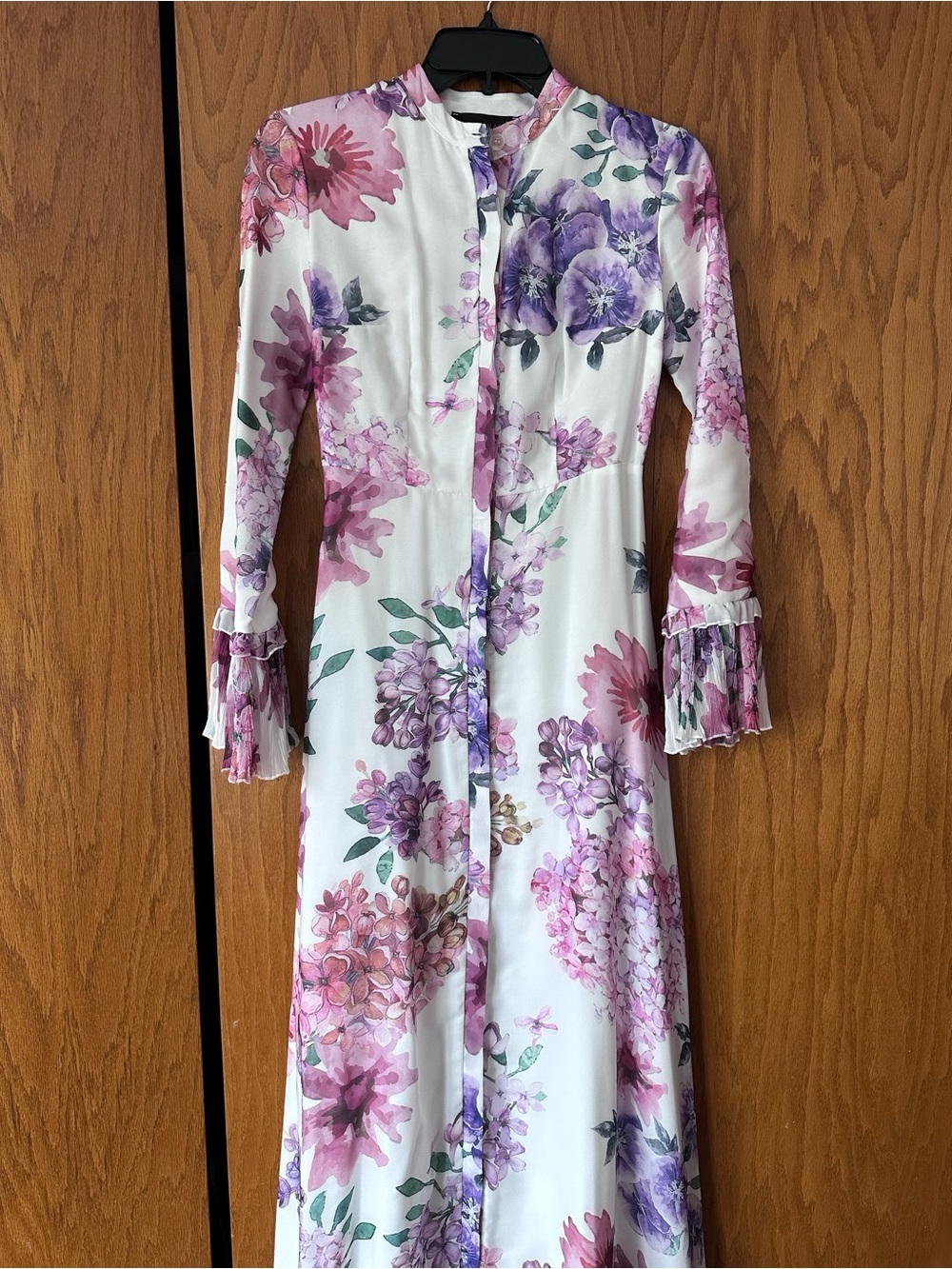 Annah Hariri Floral Long Sleeve Maxi Hijab Dress in White and Mauve - Picture 2 of 4